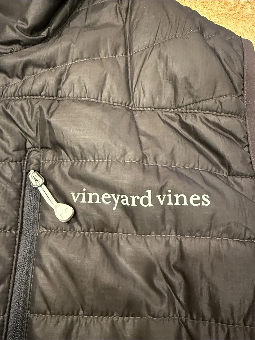 Men’s Vineyard Vines puffer vest